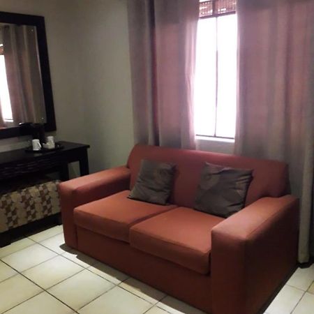 Coyotes Hotel & Conference Centre Νέλσπρουιτ Εξωτερικό φωτογραφία