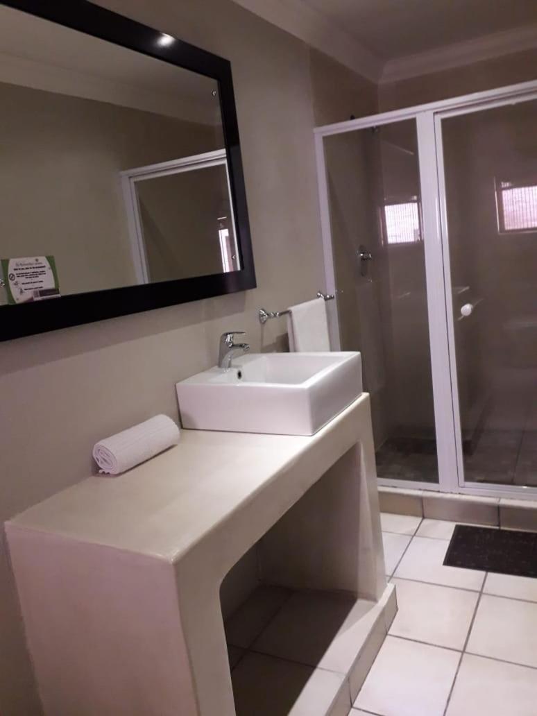 Coyotes Hotel & Conference Centre Νέλσπρουιτ Εξωτερικό φωτογραφία