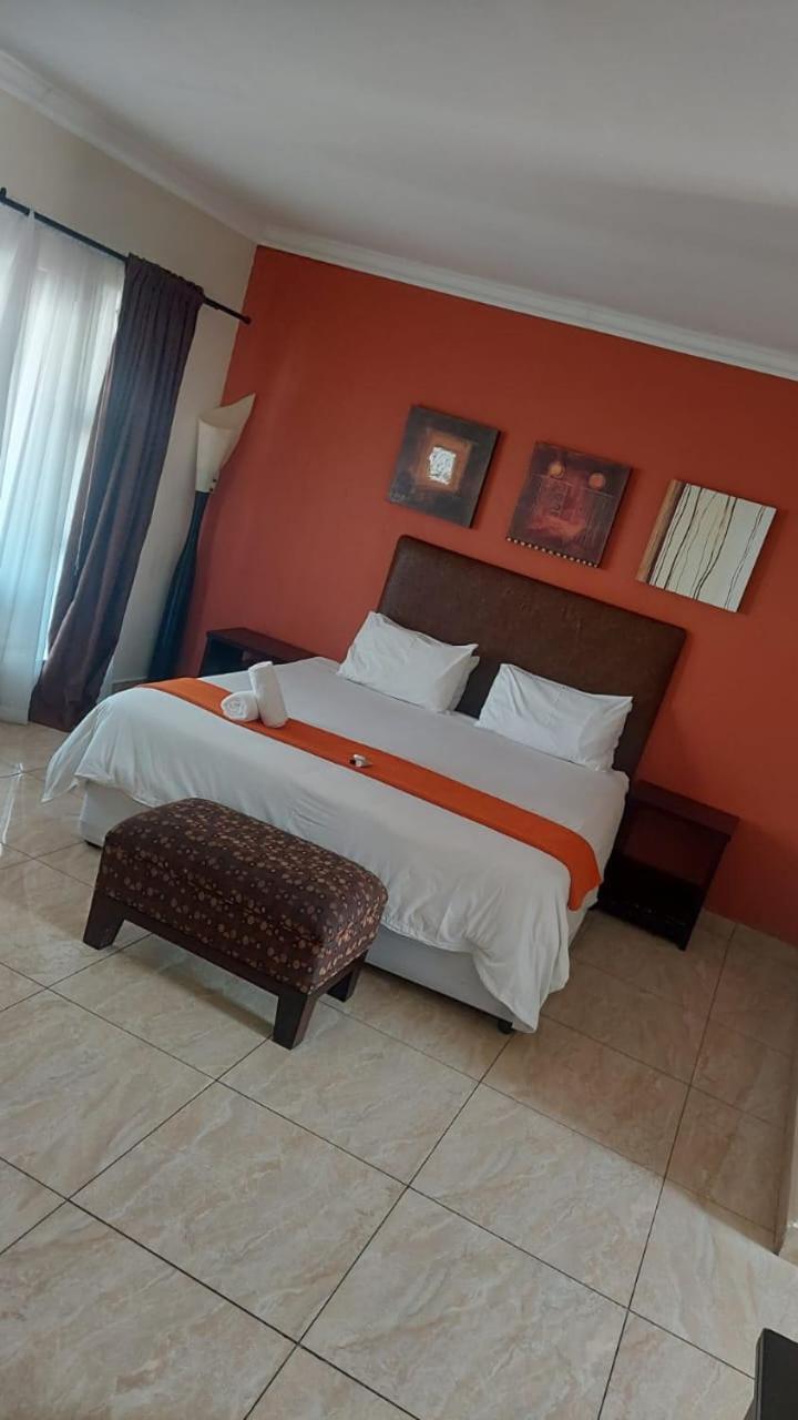 Coyotes Hotel & Conference Centre Νέλσπρουιτ Εξωτερικό φωτογραφία