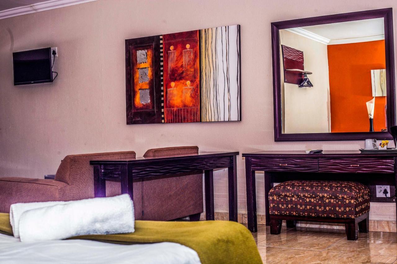 Coyotes Hotel & Conference Centre Νέλσπρουιτ Εξωτερικό φωτογραφία